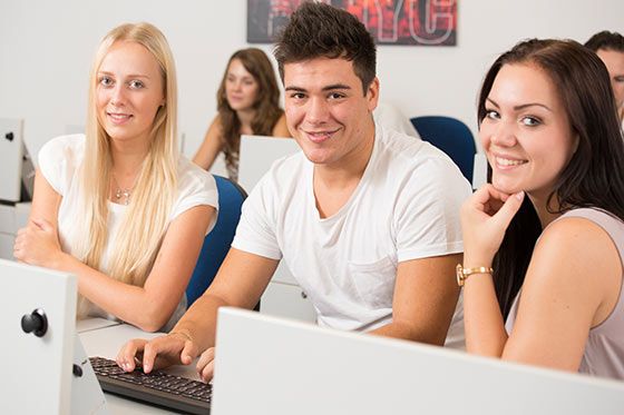 students in business management study at ISM